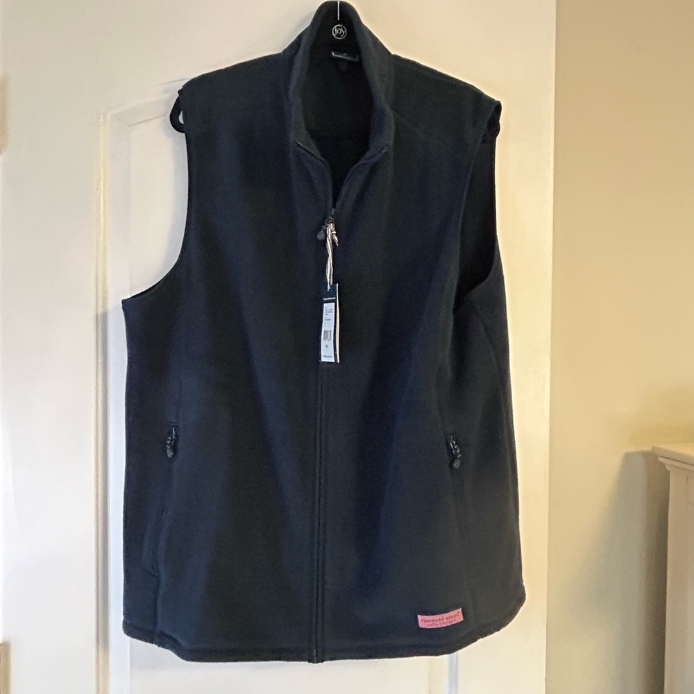 NWT Men’s Vineyard Vines fleece vest